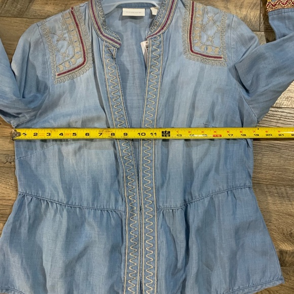 Chicos Sz 1 Medium Coin Embroidered Denim Chambray Jacket Boho - Picture 4 of 8